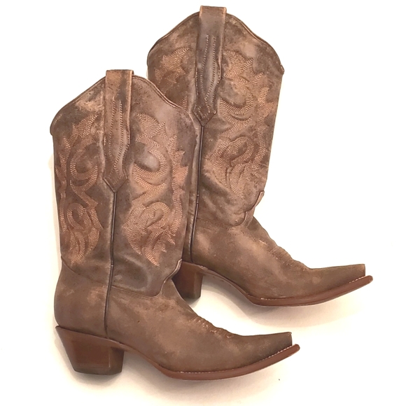 CORRAL Distressed Naham Stitched Leather Snip toe boots 7.5. - Picture 3 of 16